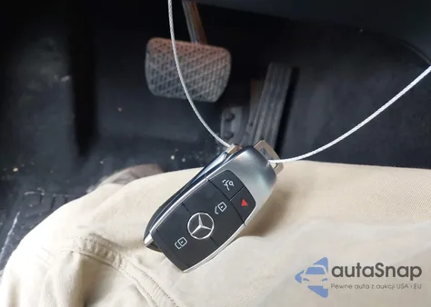 2021 Mercedes-Benz Glc 300 4Matic Suv z USA, uszkodzony, nr VIN W1N0G8EB4MF891863